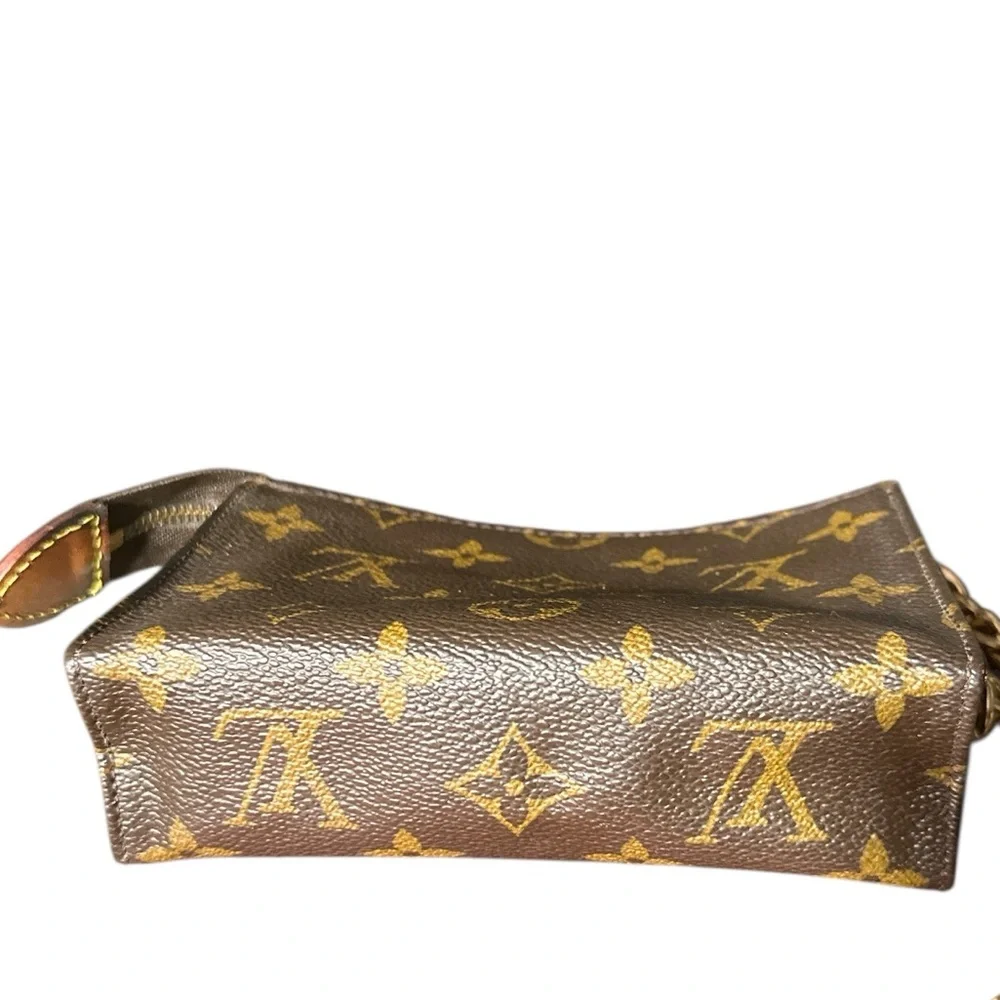 Auth Louis Vuitton Poche Toilette 15 Cosmetic Pouch Monogram